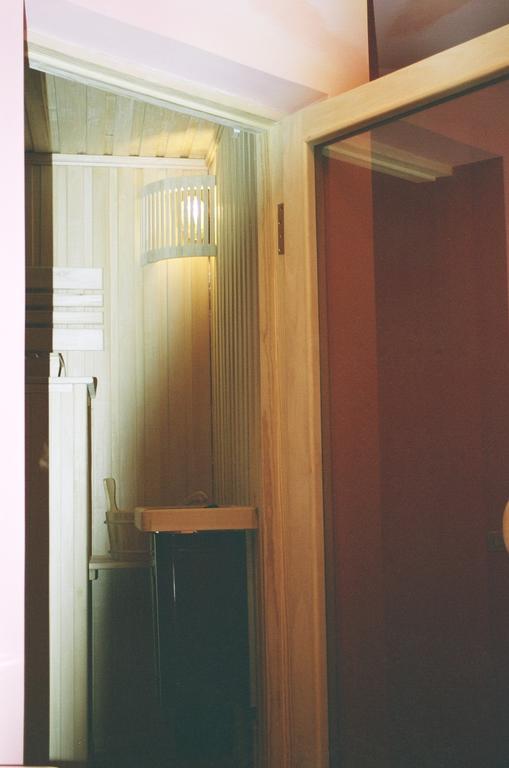 Motel Acapulco Ереван Екстериор снимка
