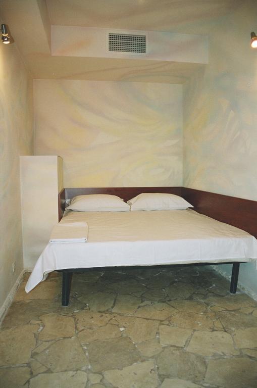 Motel Acapulco Ереван Екстериор снимка