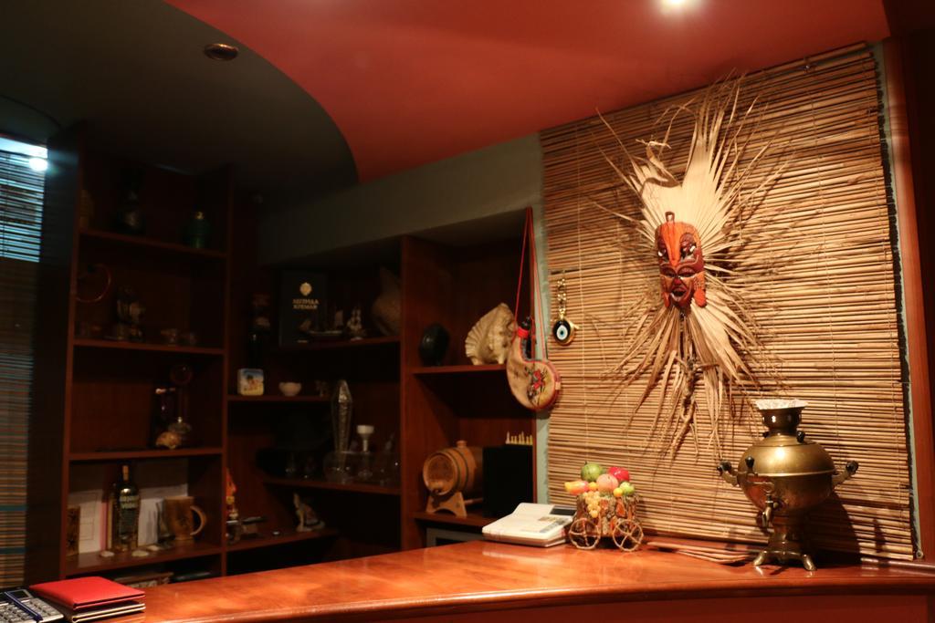 Motel Acapulco Ереван Екстериор снимка