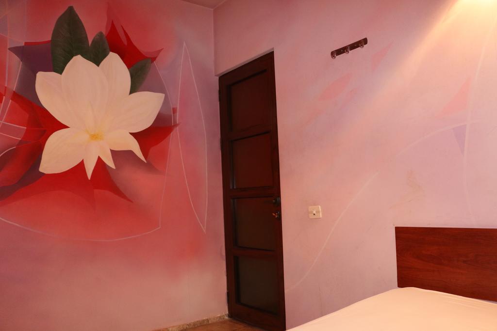 Motel Acapulco Ереван Екстериор снимка