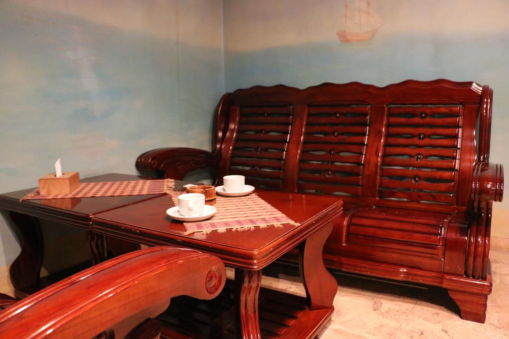 Motel Acapulco Ереван Екстериор снимка