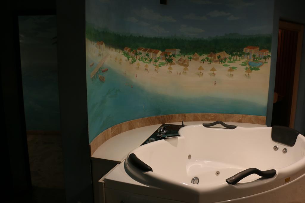 Motel Acapulco Ереван Екстериор снимка