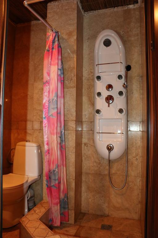 Motel Acapulco Ереван Екстериор снимка
